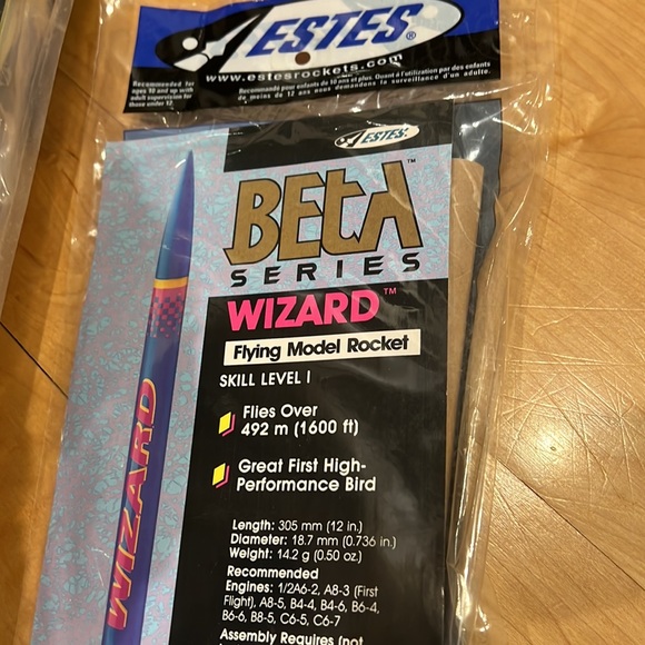 New Estes Beginner Flying Model Rockets Big Bertha & Beta Series Wizard Hobby - Picture 7 of 10
